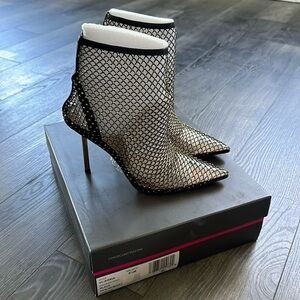 Vince Camuto 8.5 heels